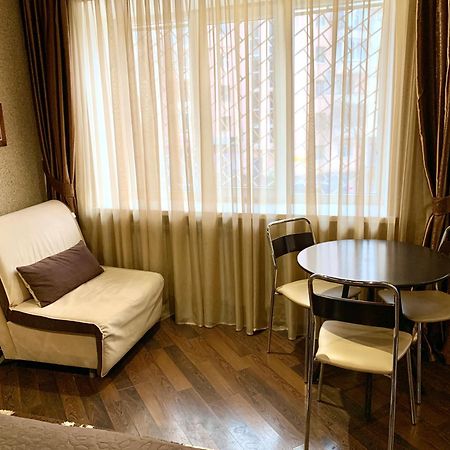 Apartment In Kharkiv , Prospect Nauki 19A Ngoại thất bức ảnh